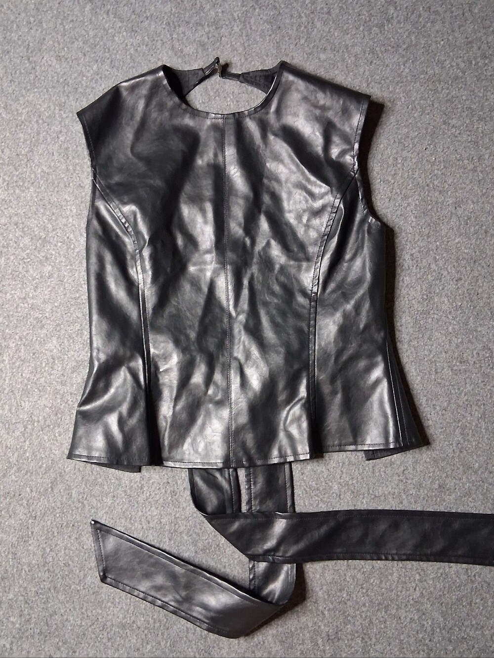 Lioness Countryside Faux Leather Open Back Top Size M Black